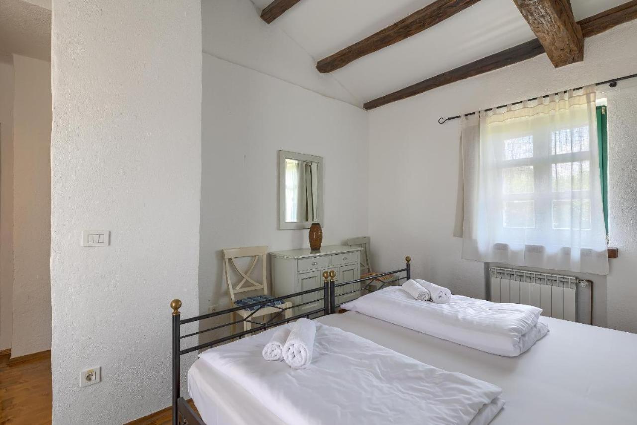 Villa Leopoldo By Istrian Country Houses Barat  エクステリア 写真