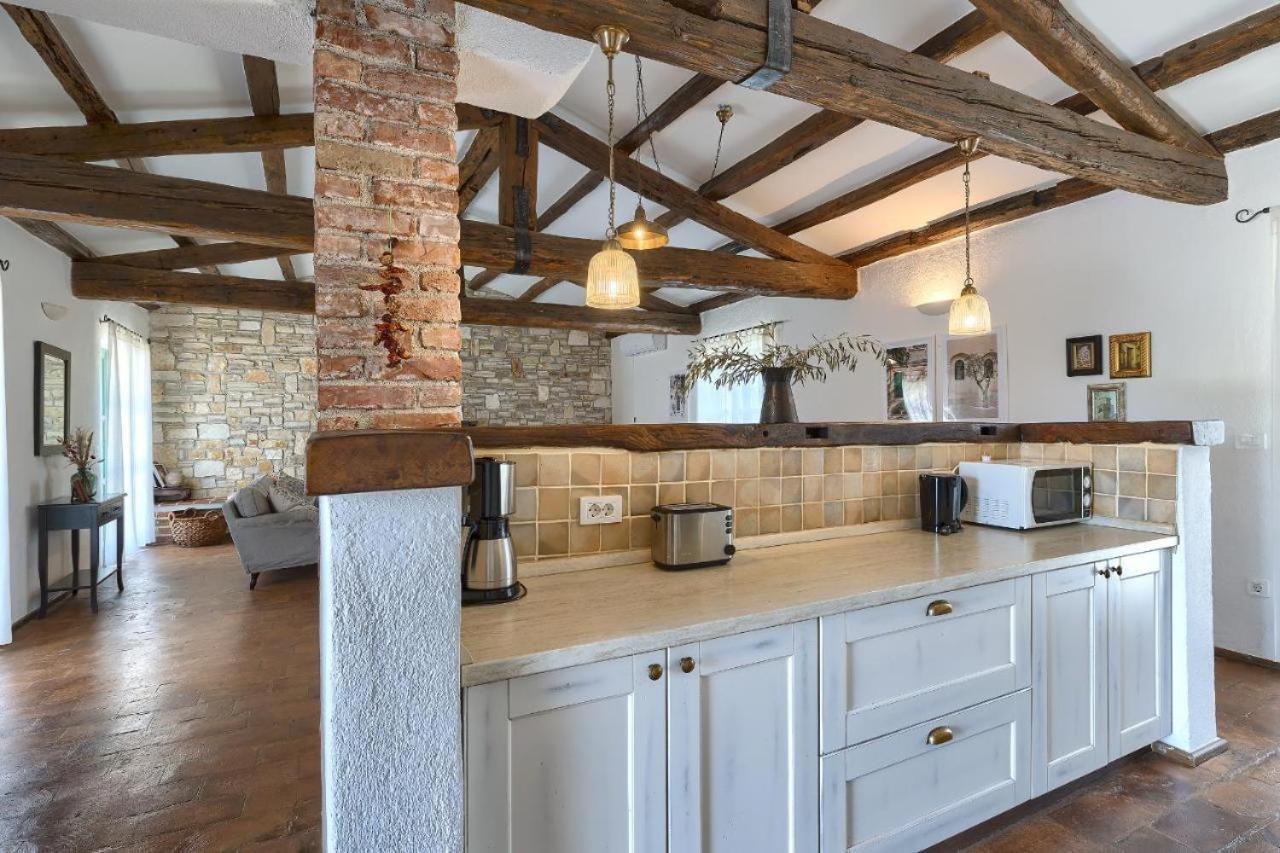 Villa Leopoldo By Istrian Country Houses Barat  エクステリア 写真