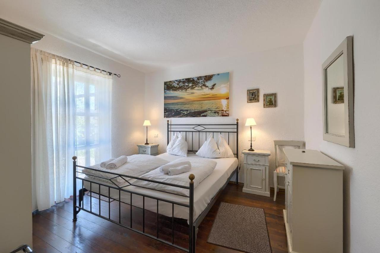 Villa Leopoldo By Istrian Country Houses Barat  エクステリア 写真